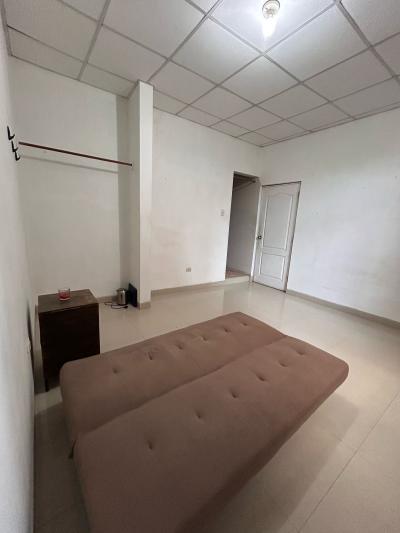 Alquilo habitacion independiente