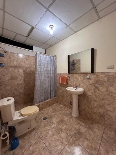 Alquilo habitacion independiente