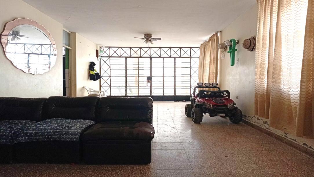 Amplia casa de 2 pisos con cochera y azotea   Urb. San Juan – Chiclayo-1