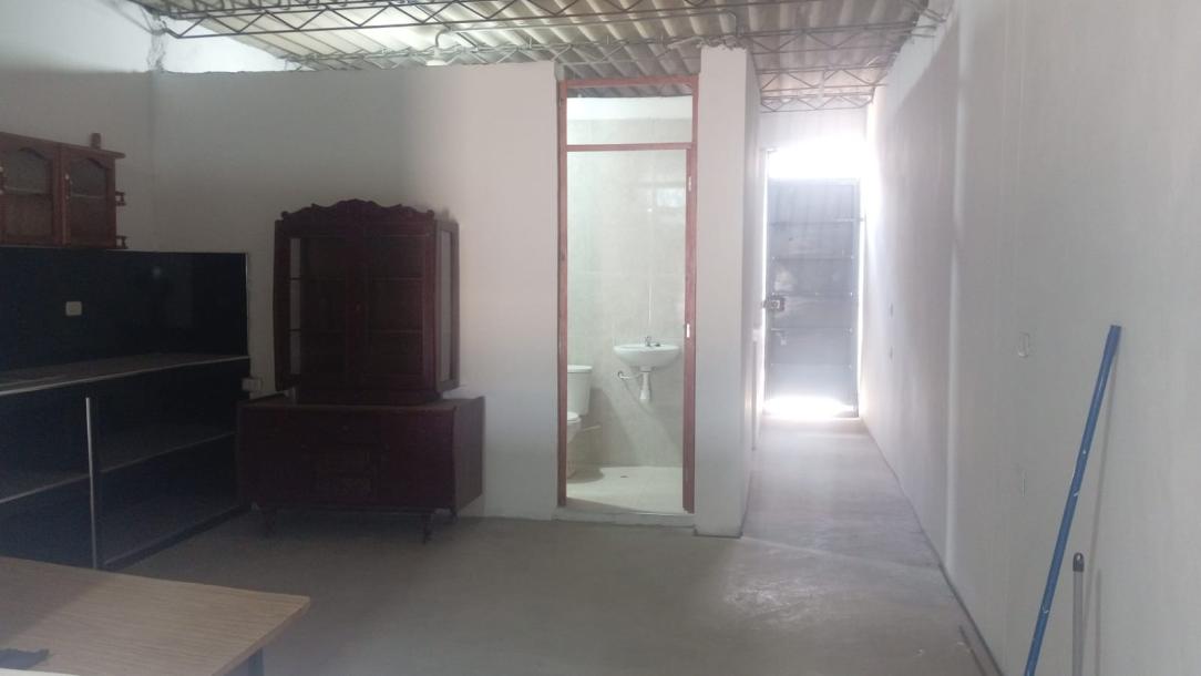 SE VENDE LOCAL COMERCIAL DE 132m² IDEAL PARA EMPRENDIMIENTO-4