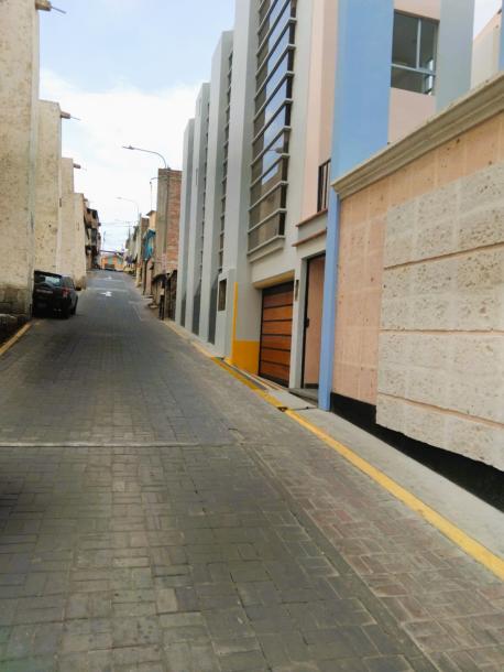 Townhouse en Venta - Sachaca Arequipa-1