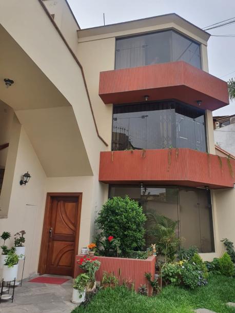VENDO DEPARTAMENTO EN SURCO-0