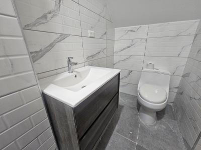 VENDO 1ER PISO REMODELADO FRENTE A LA PUERTA 6 DE LA UNÍ