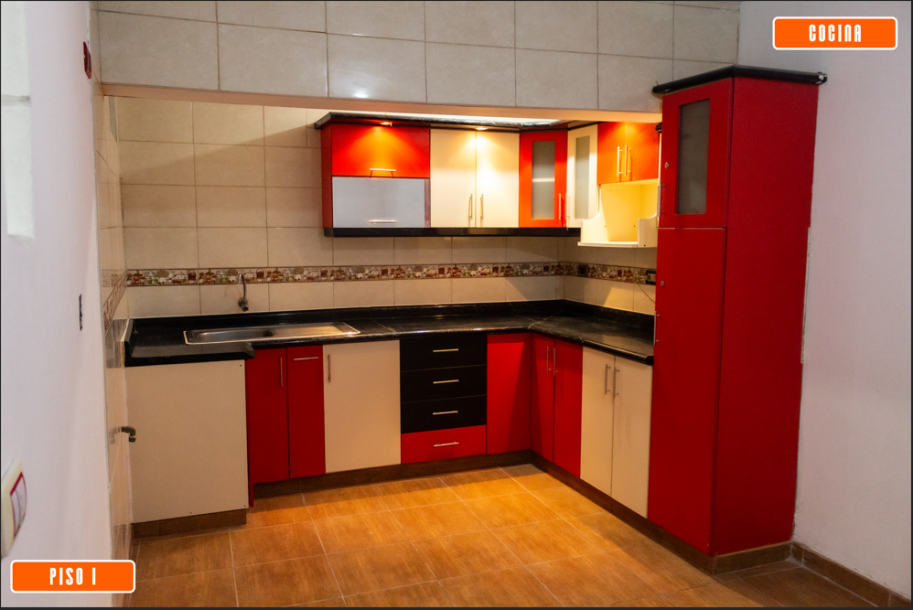 ¡Ocasión única! Casa de 3 pisos + terraza en VMT-4