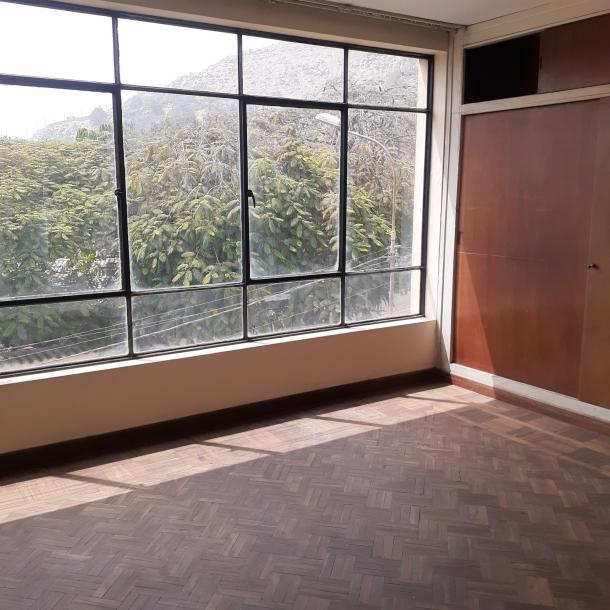 Vendo Casa en Los Robles cuadra 7 - Chaclacayo-8
