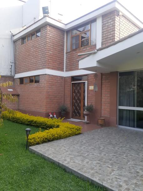 Vendo Casa en Av. Los Cedros cuadra 14 - Chaclacayo-4