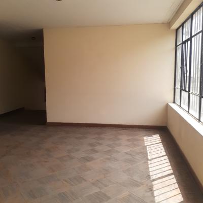 Vendo Casa en Av. Los Robles cuadra 7 Urb. El Abanico - Chaclacayo