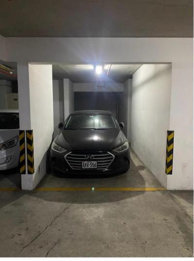 Venta Estacionamiento en excelente zona comercial